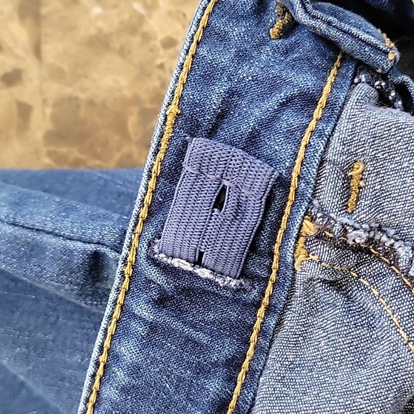 2 pairs of Girls Jeans - Picture 11 of 11